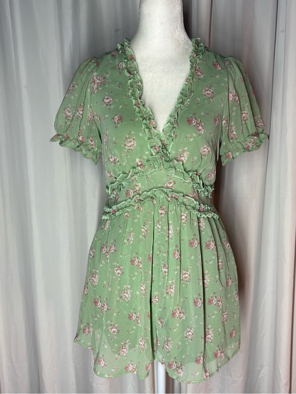 Altar'd State Saget Green Floral Ruffle Romper Size S